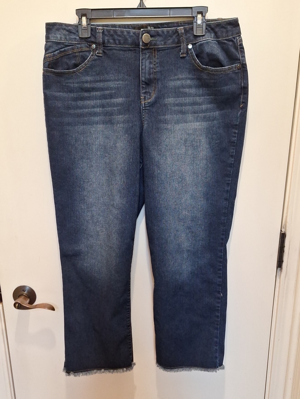 1822 Denim Women's Dark Blue Cropped Raw-Hem Ankle Jeans